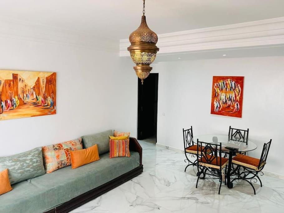 Charmant Appartement Avec Piscine 2Chambres Au Coeur De Gueliz Marrákes Kültér fotó